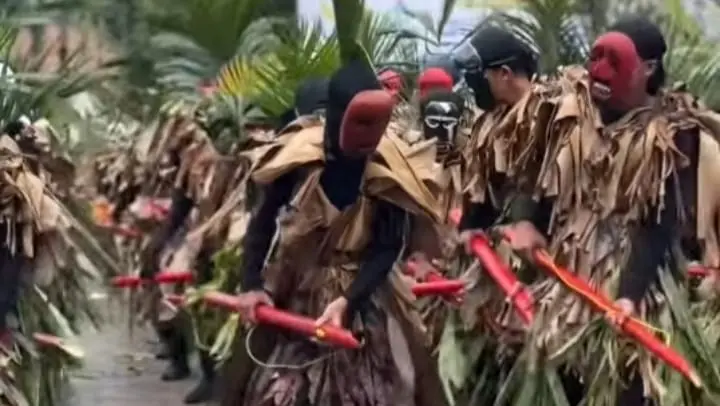 Kilas Sejarah Tupping 12 Wajah Keratuan Darah Putih