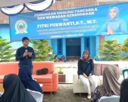 Anggota DPRD Lamsel Fitri Purwanti Sampaikan Pentingnya Norma-Norma Pancasila Pada Acara IPWK